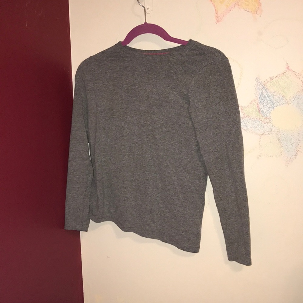 Basic grey shirt
